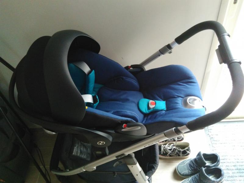 coque cybex cloud q poussette compatible